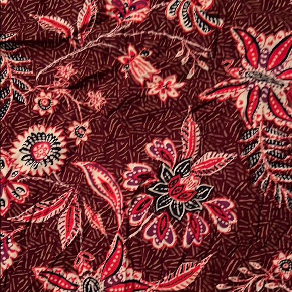 Floral Sleeveless Top - Picture 2 of 5